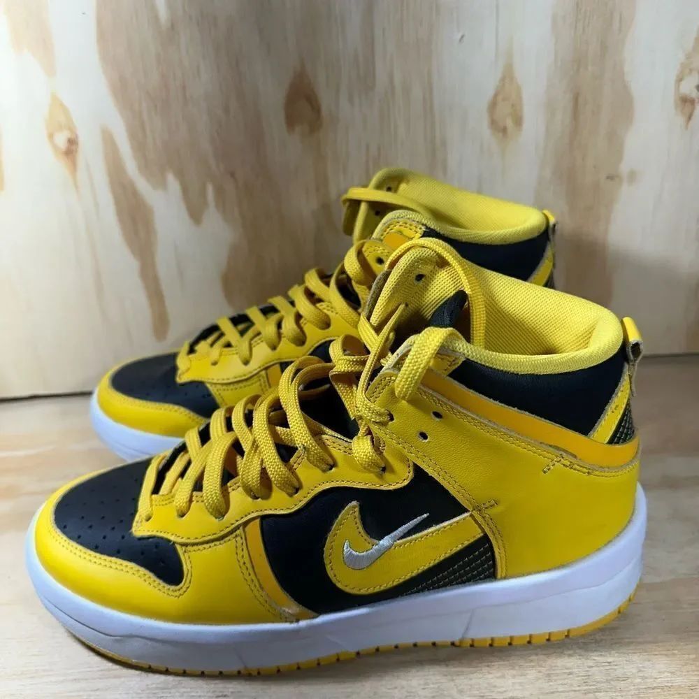 Nike Dunk High Up Varsity Maize Yellow and Black Sneakers Women’s Size 9